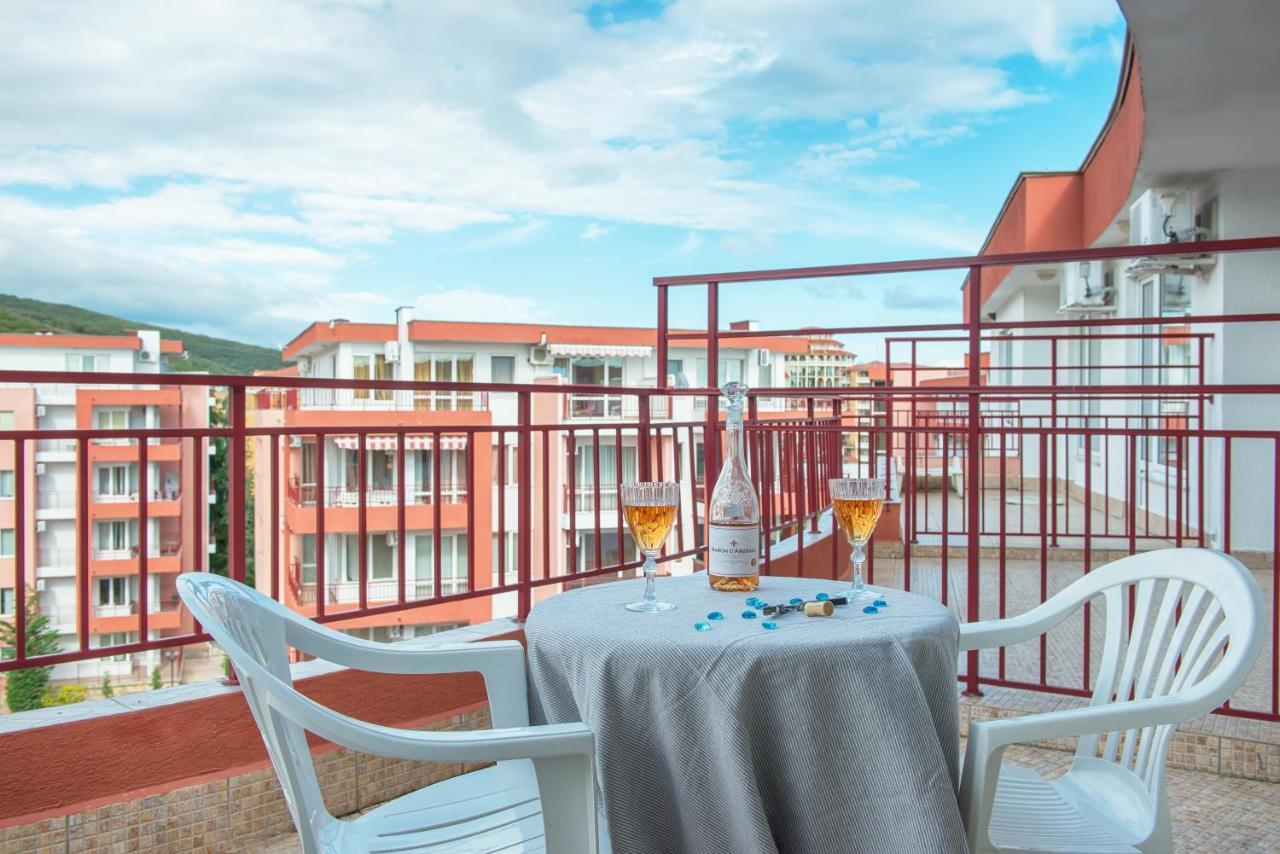 Privilege Beach Apartments سفيتي فلاس المظهر الخارجي الصورة