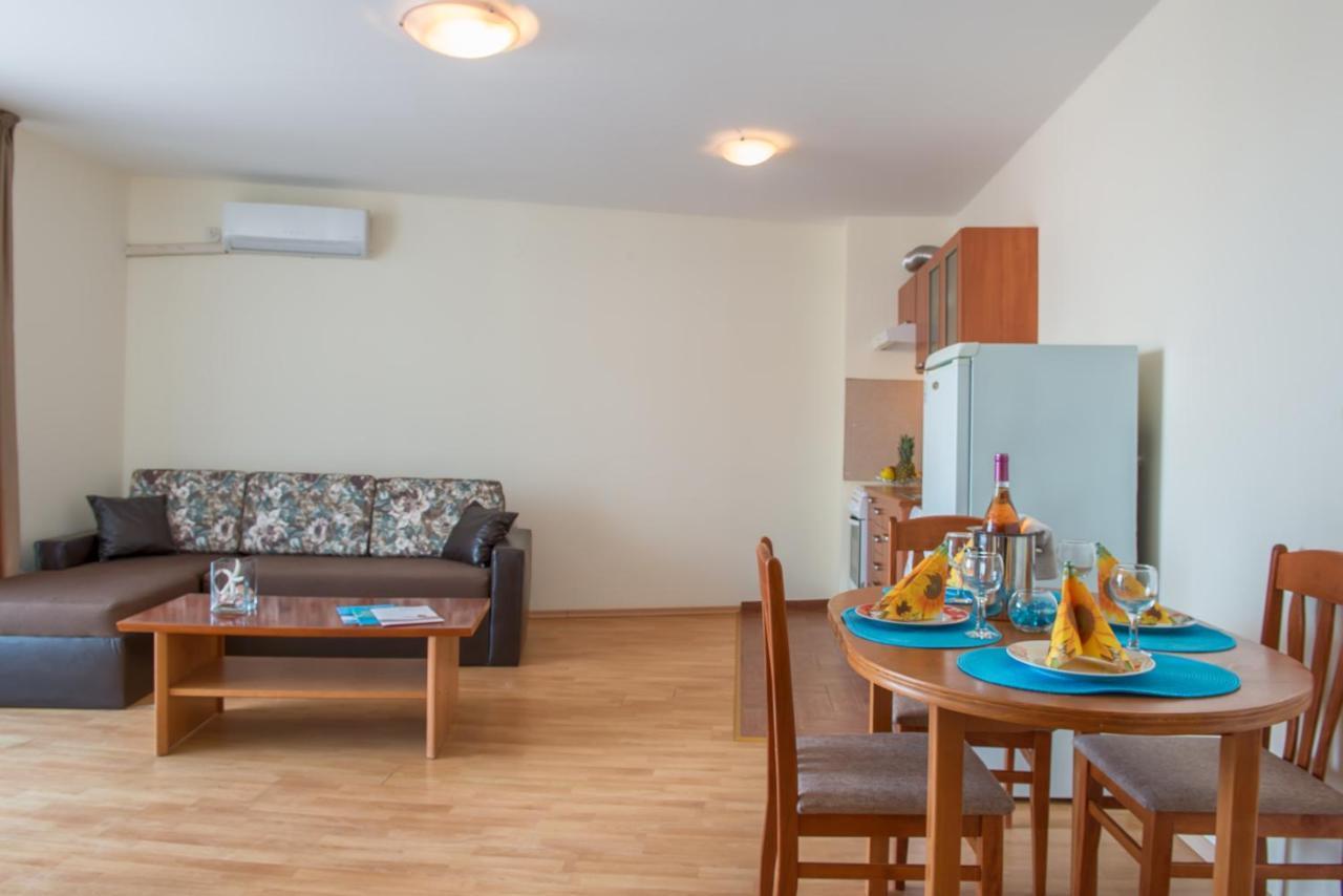 Privilege Beach Apartments سفيتي فلاس المظهر الخارجي الصورة