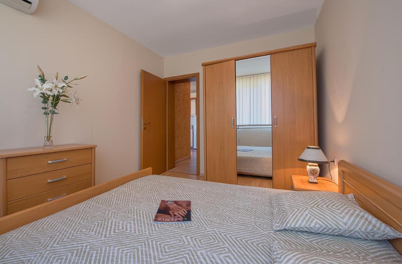 Privilege Beach Apartments سفيتي فلاس المظهر الخارجي الصورة